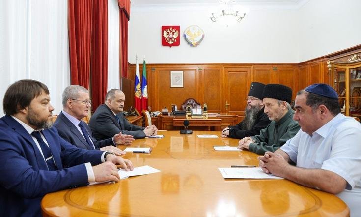 В ходе визита состоялась встреча Юрия Чайки с представителями основных религиозных конфессий Дагестана